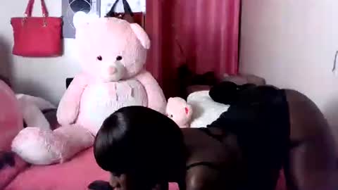 Snapshot of petite_princes chatting on 22, 6, 2026 petite_princes online show from 22, 6, 2026