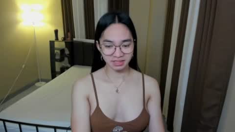 Snapshot of petiteasianmarian chatting on 14, 3, 2026 bigcock Marian online show from 14, 3, 2026