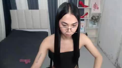 Yukie online show from 17, 10, 2025