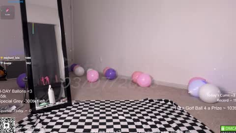 Snapshot of petitebrat chatting on 8, 3, 2026 PiperAvery online show from 8, 3, 2026