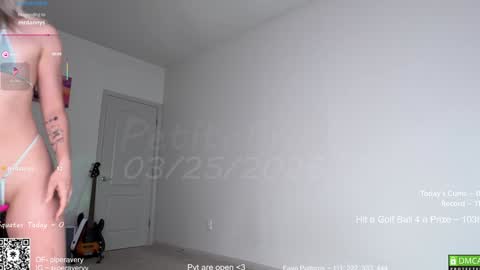 Snapshot of petitebrat chatting on 25, 3, 2026 PiperAvery online show from 25, 3, 2026