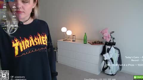 Snapshot of petitebrat chatting on 13, 5, 2026 PiperAvery online show from 13, 5, 2026