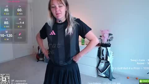 Snapshot of petitebrat chatting on 20, 5, 2026 PiperAvery online show from 20, 5, 2026