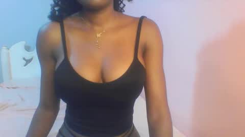 Snapshot of petiteediva chatting on 10, 6, 2026 diva online show from 10, 6, 2026