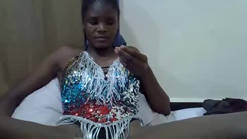 Snapshot of petiteslim2 chatting on 6, 4, 2026 petiteslim2 online show from 6, 4, 2026