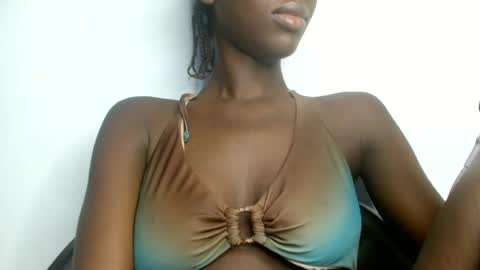 Snapshot of petitgirl88 chatting on 2, 7, 2026 petitgirl88 online show from 2, 7, 2026