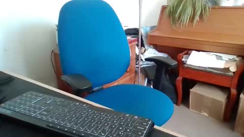 Snapshot of petitwilly chatting on 26, 5, 2026 petitwilly online show from 26, 5, 2026