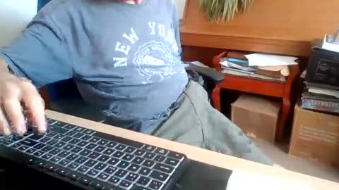 Snapshot of petitwilly chatting on 29, 6, 2026 petitwilly online show from 29, 6, 2026