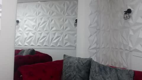 Snapshot of pettymoon chatting on 29, 10, 2025 Moon online show from 29, 10, 2025