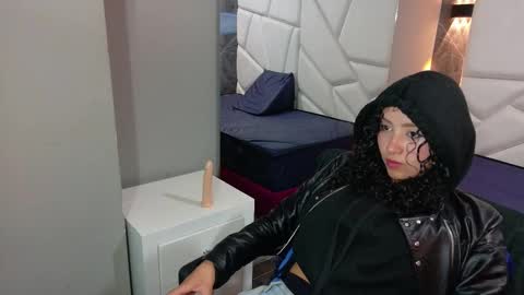 Snapshot of pettymoon chatting on 9, 11, 2025 Moon online show from 9, 11, 2025