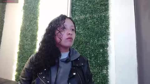 Snapshot of pettymoon chatting on 27, 11, 2025 Moon online show from 27, 11, 2025