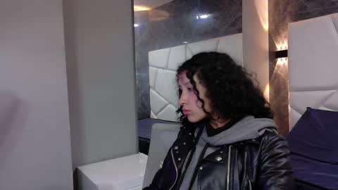 Snapshot of pettymoon chatting on 30, 11, 2025 Moon online show from 30, 11, 2025