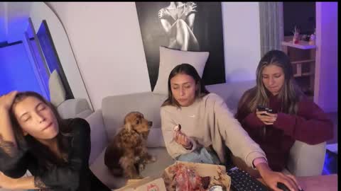 Peyton   online show from 16, 10, 2025