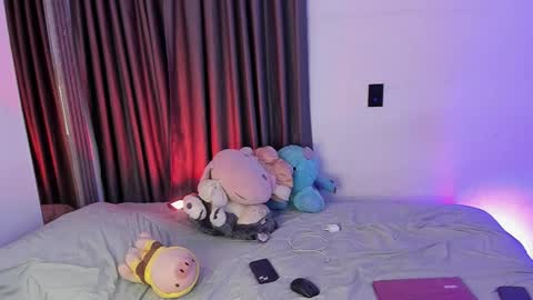 Peyton   online show from 3, 12, 2025