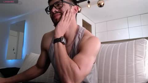 phantom_bigger1 online show from 28, 11, 2025