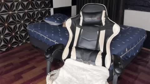 AJ online show from 9, 3, 2025