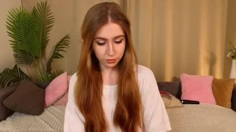 Snapshot of philippagales chatting on 26, 11, 2025 Margot call me Margot Robbie online show from 26, 11, 2025