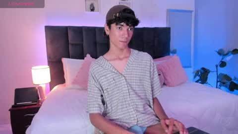Snapshot of phillicious_ chatting on 28, 5, 2026 Phillip online show from 28, 5, 2026