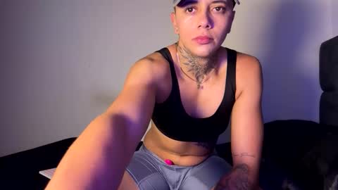 Snapshot of phillip_brownn chatting on 15, 12, 2025 PHILLIP online show from 15, 12, 2025