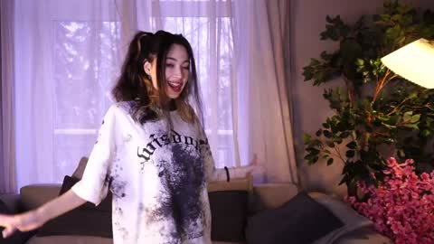 Hitomi oo online show from 12, 12, 2024