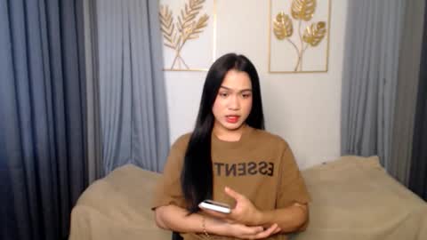 Snapshot of phlaura chatting on 2, 3, 2026 laura online show from 2, 3, 2026