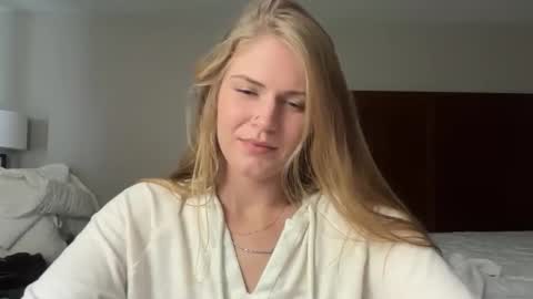 Snapshot of phoenixbabie21 chatting on 17, 12, 2025 phoenixbabie21 online show from 17, 12, 2025