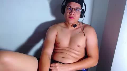 Snapshot of phoenixgnz08 chatting on 13, 1, 2025 AdnierGnz online show from 13, 1, 2025