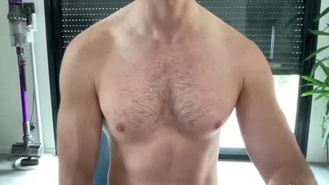 Snapshot of pierre81000 chatting on 19, 12, 2025 pierre81000 online show from 19, 12, 2025