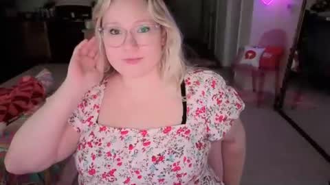 Piggy Rose online show from 24, 7, 2026