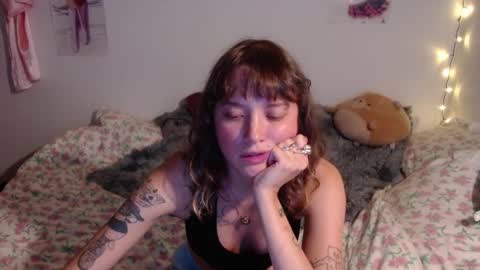 Snapshot of pikawiii chatting on 1, 1, 2025 ill be back on monday 18th of november online show from 1, 1, 2025