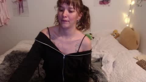 Snapshot of pikawiii chatting on 22, 1, 2025 ill be back on monday 18th of november online show from 22, 1, 2025