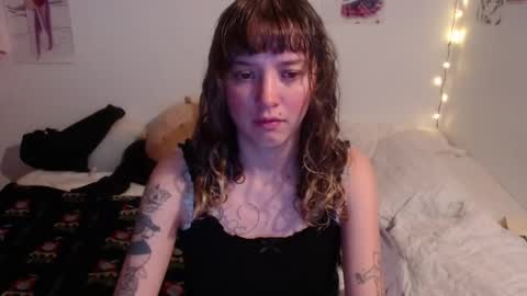 Snapshot of pikawiii chatting on 4, 2, 2025 ill be back on monday 18th of november online show from 4, 2, 2025