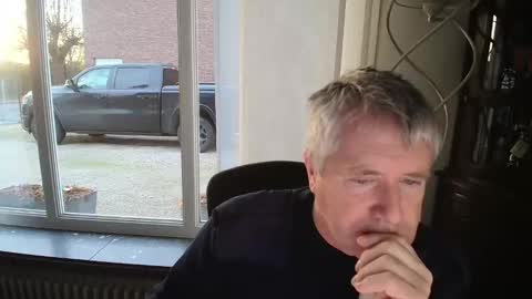 Snapshot of piloontje chatting on 1, 12, 2025 piloontje online show from 1, 12, 2025