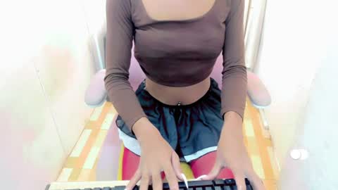 Snapshot of pinay_alexa chatting on 4, 7, 2026 alexa online show from 4, 7, 2026