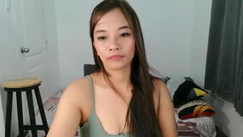 Snapshot of pinay_beauty14 chatting on 26, 11, 2025 pinay beauty14 online show from 26, 11, 2025