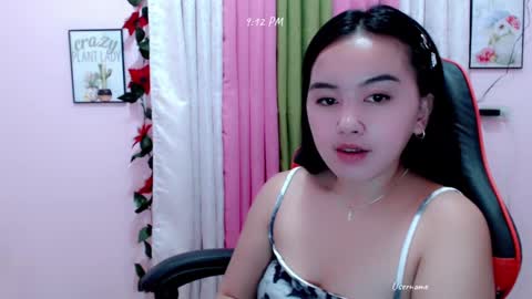 Snapshot of pinay_nica chatting on 18, 12, 2024 pinay_nica online show from 18, 12, 2024