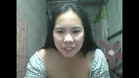 Snapshot of pinaychubbymomm chatting on 2, 2, 2026 pinaychubbymomm online show from 2, 2, 2026