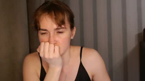 Snapshot of pineapple__mood chatting on 30, 4, 2026 online show from 30, 4, 2026