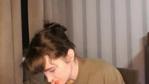 Snapshot of pineapple__mood chatting on 5, 5, 2026 online show from 5, 5, 2026