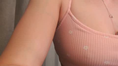 Snapshot of pineapple__mood chatting on 24, 5, 2026 online show from 24, 5, 2026
