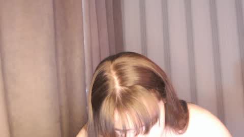 Snapshot of pineapple__mood chatting on 27, 5, 2026 online show from 27, 5, 2026