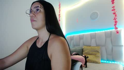 Snapshot of pink__tiffany chatting on 25, 1, 2025 tiffany online show from 25, 1, 2025