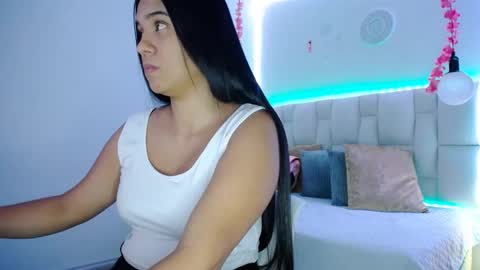 Snapshot of pink__tiffany chatting on 2, 2, 2025 tiffany online show from 2, 2, 2025