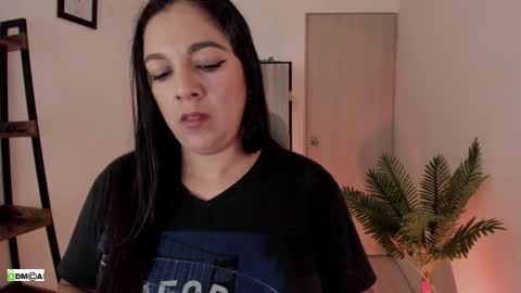 Snapshot of pink_kitten_ chatting on 17, 5, 2026 Eli online show from 17, 5, 2026