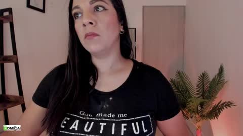 Snapshot of pink_kitten_ chatting on 18, 5, 2026 Eli online show from 18, 5, 2026
