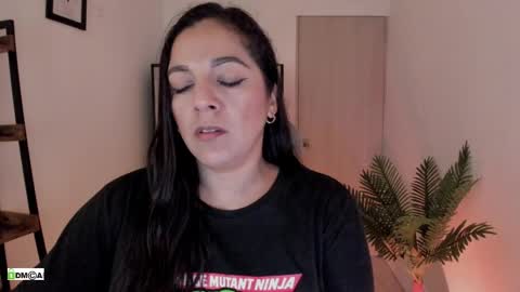 Snapshot of pink_kitten_ chatting on 31, 5, 2026 Eli online show from 31, 5, 2026
