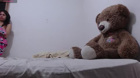 pink_love_25 online show from 10, 3, 2026