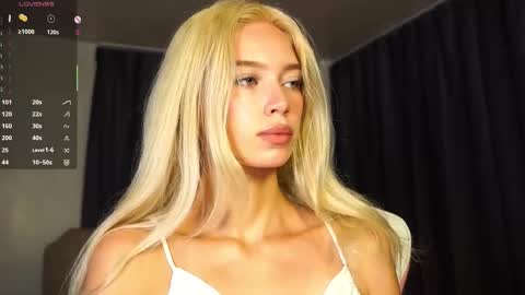 Snapshot of pink_princess_k chatting on 17, 10, 2025 Kate online show from 17, 10, 2025