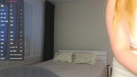 Snapshot of pink_rosee_ chatting on 11, 12, 2024 online show from 11, 12, 2024