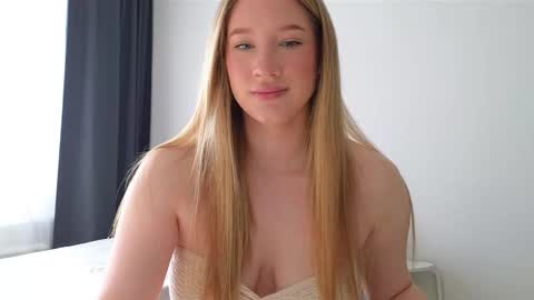 Snapshot of pink_rosee_ chatting on 26, 9, 2025 online show from 26, 9, 2025